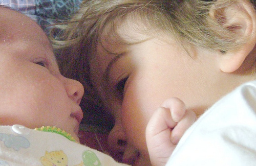 Gelosia tra fratelli: un sentimento "utile" allo sviluppo del bambino